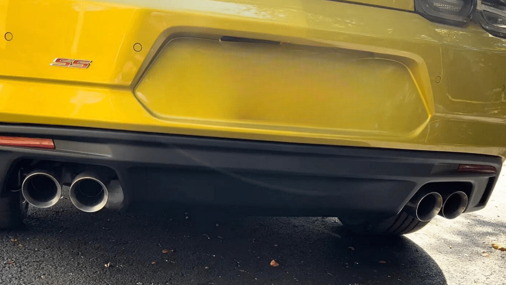 2024 Chevrolet Camaro 2SS Exhaust Outlets