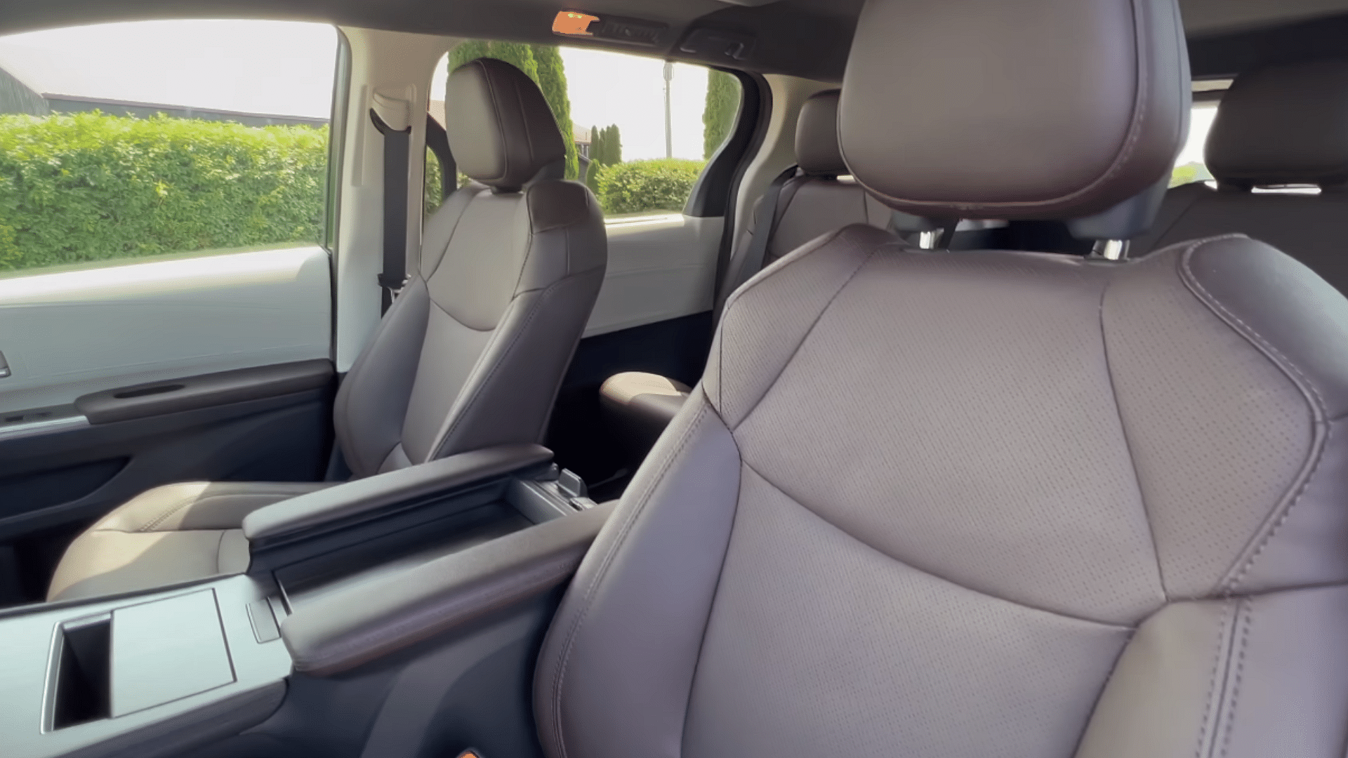 2024 Toyota Sienna Interior (Front Seats)