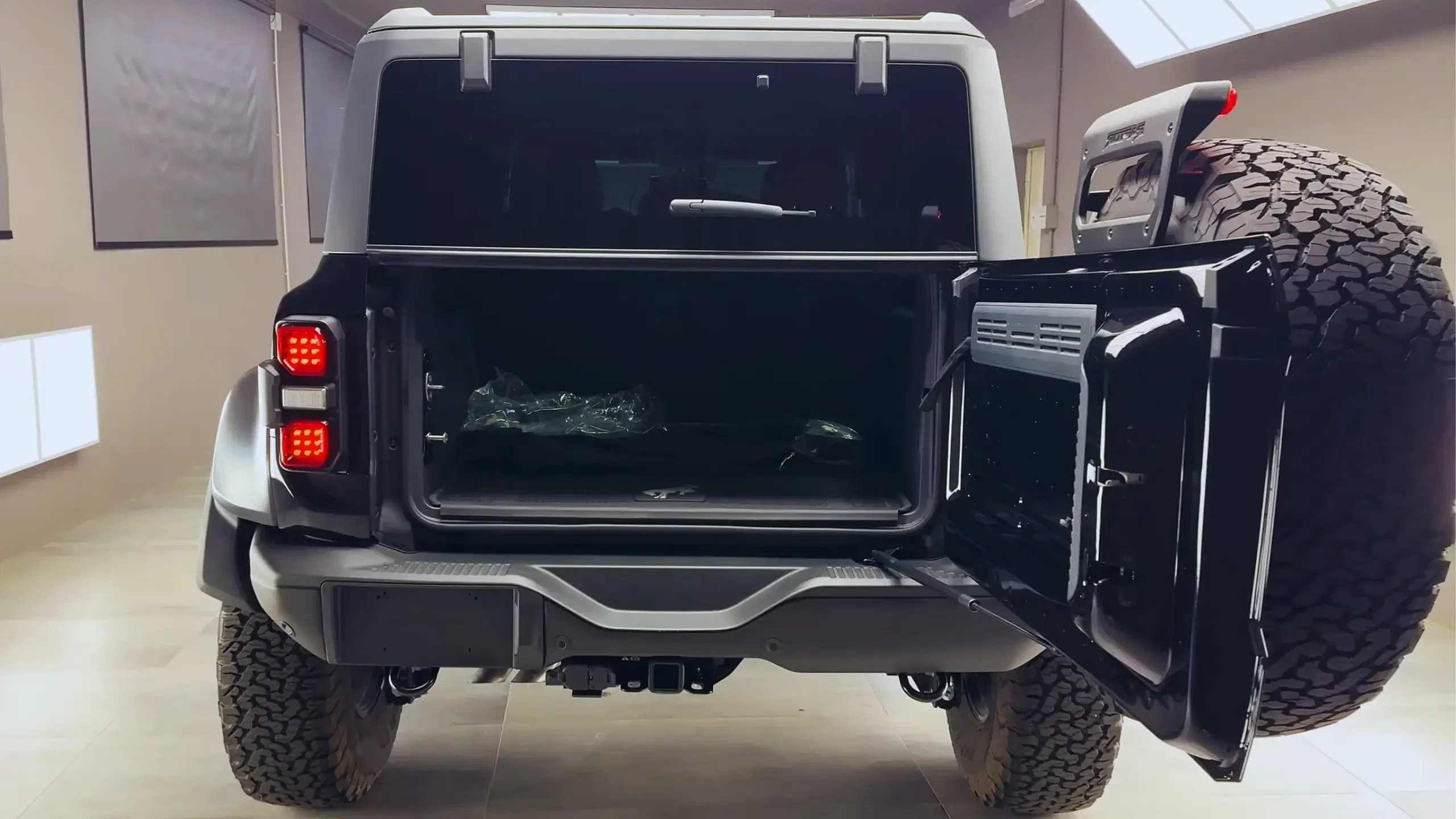 2024 Ford Bronco raptor Rear